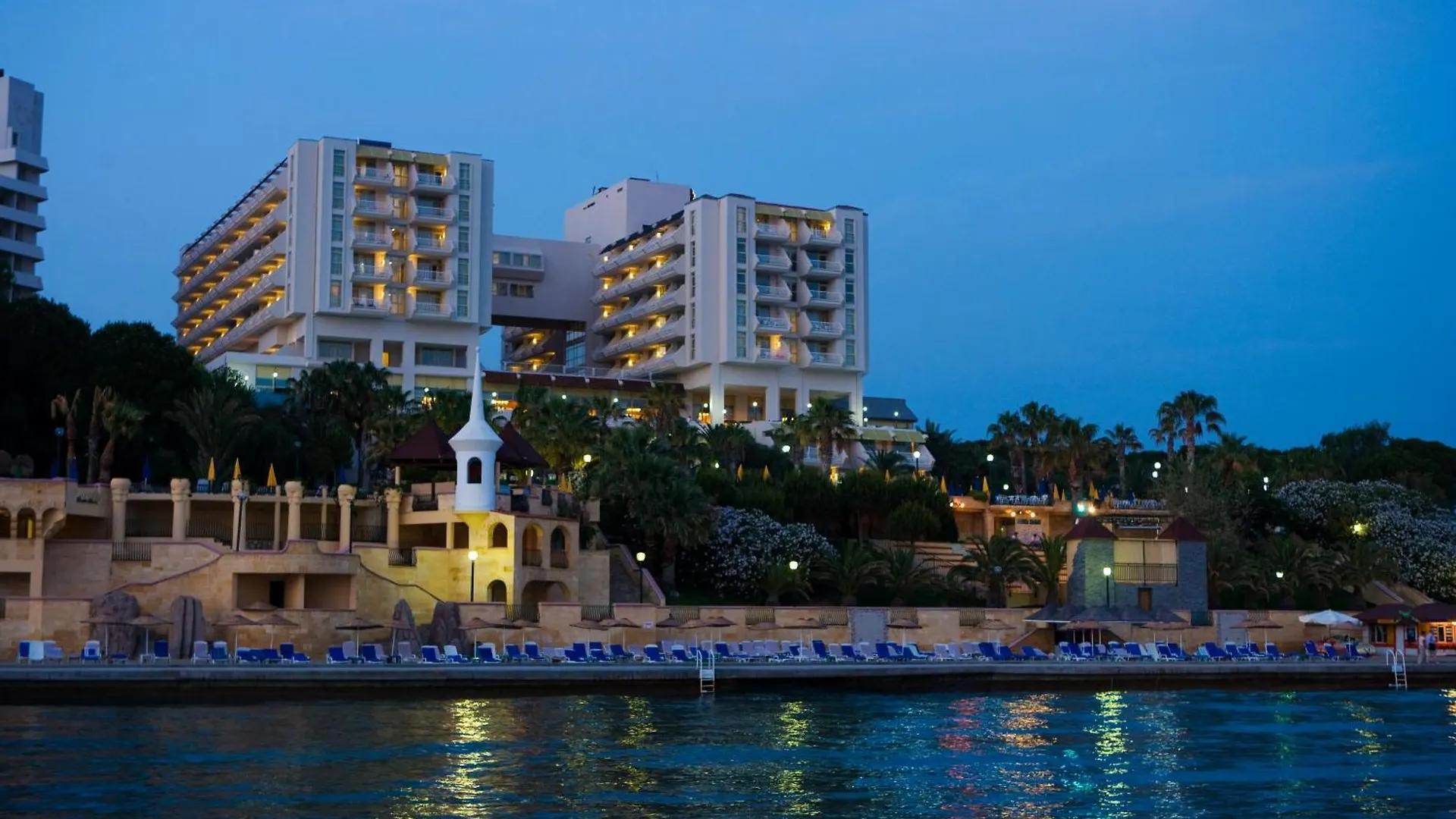 Fantasia Deluxe Hotel Kusadasi