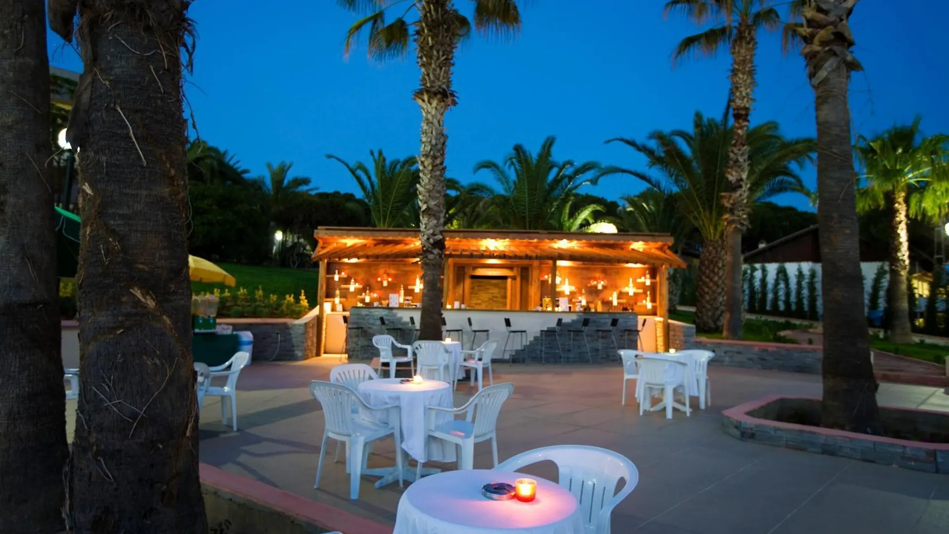 Fantasia Deluxe Hotel Kusadasi