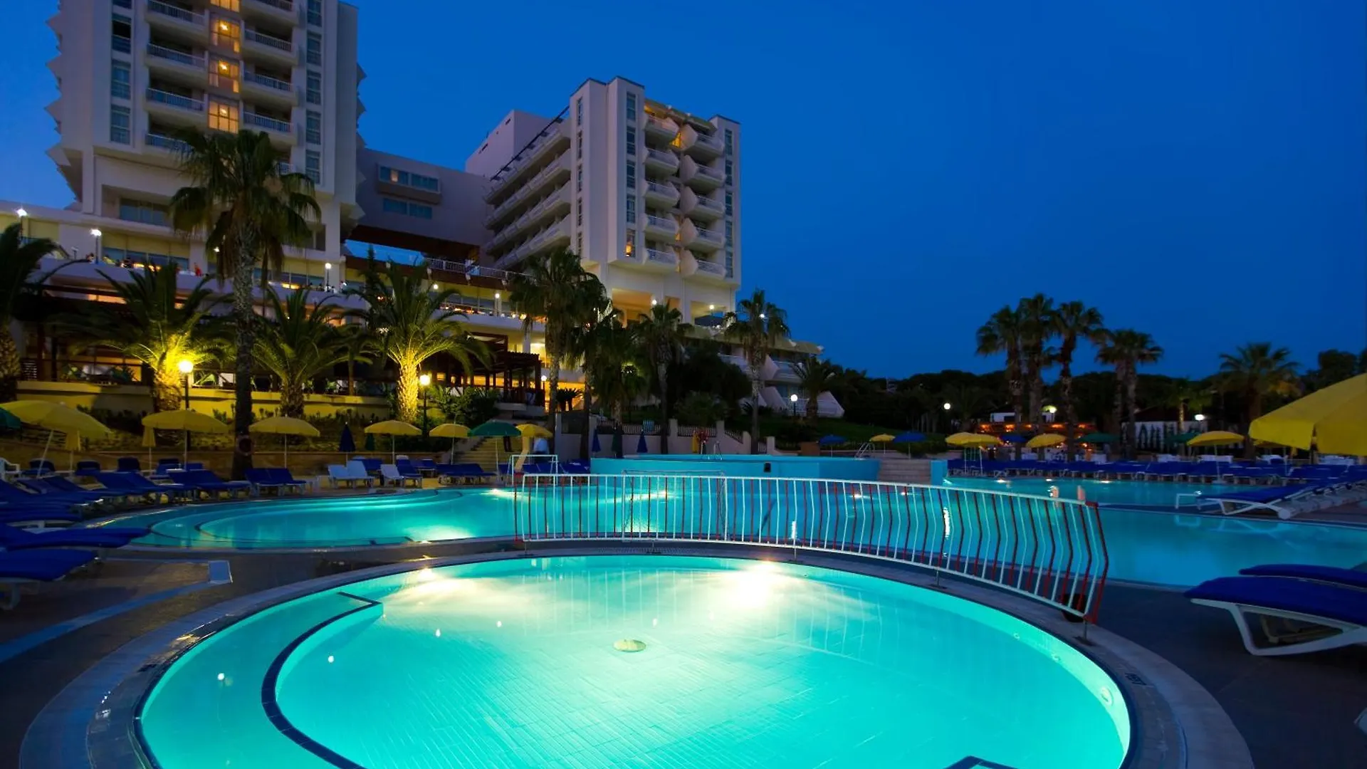 Fantasia Deluxe Hotel Kusadasi