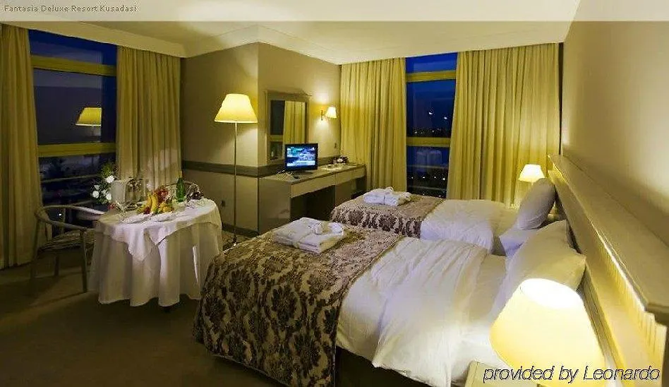 Fantasia Deluxe Hotel Kusadası