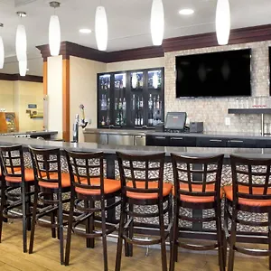 https://fairfield-inn-suites-by-marriott-toronto-airport.niagara-fallshotels.com